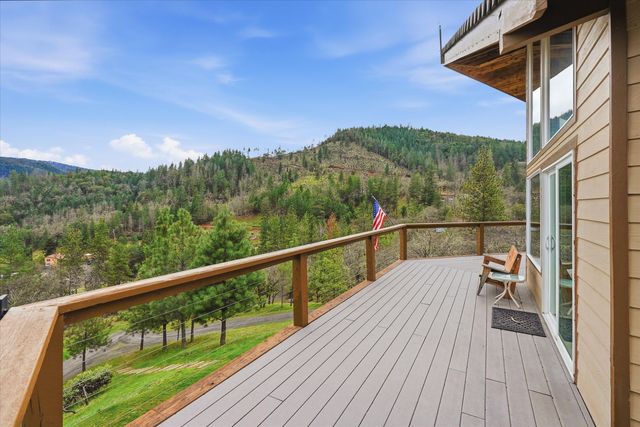 4730 W Griffin Creek Road, Medford, OR 97501