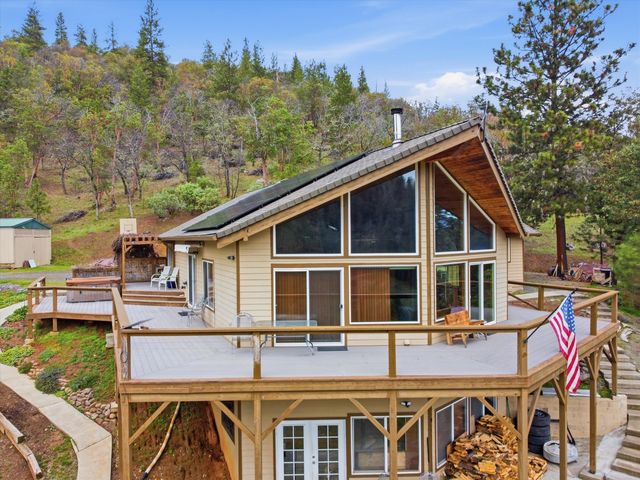 4730 W Griffin Creek Road, Medford, OR 97501