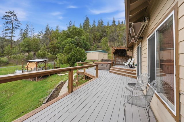 4730 W Griffin Creek Road, Medford, OR 97501