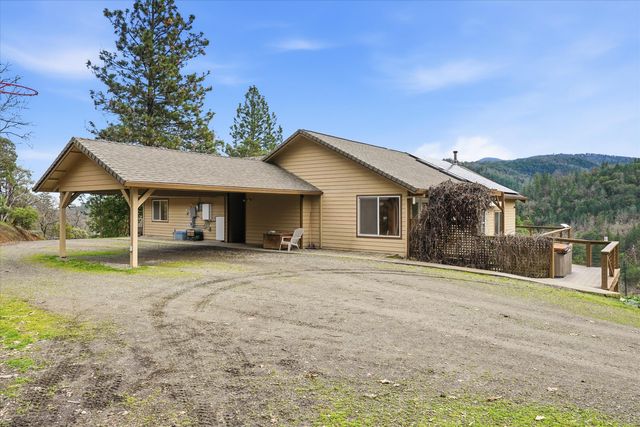 4730 W Griffin Creek Road, Medford, OR 97501