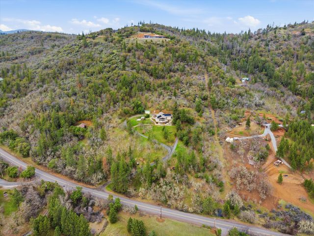 4730 W Griffin Creek Road, Medford, OR 97501