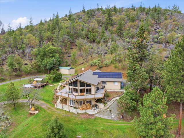 4730 W Griffin Creek Road, Medford, OR 97501