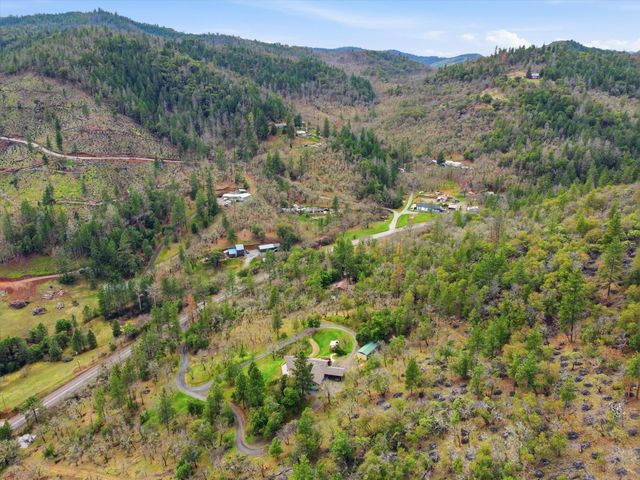 4730 W Griffin Creek Road, Medford, OR 97501