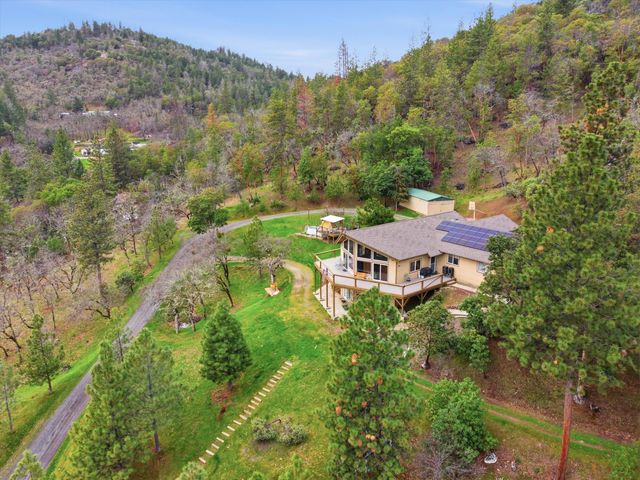 4730 W Griffin Creek Road, Medford, OR 97501