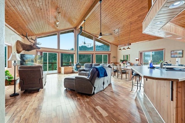 4730 W Griffin Creek Road, Medford, OR 97501