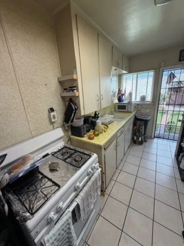 932 N Harbor, Anaheim, CA 92805