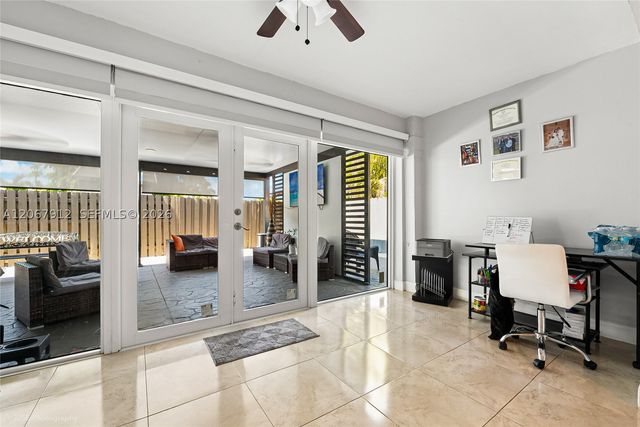 16520 SW 99th St, Miami, FL 33196