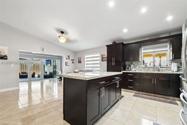16520 SW 99th St, Miami, FL 33196