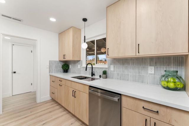 6006 Machado Way, Sacramento, CA 95822