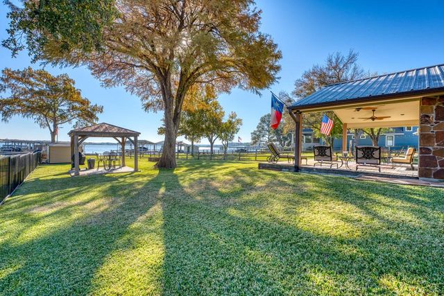 316 Skyline DR, Sunrise Beach, TX 78643