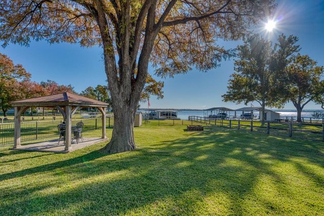 316 Skyline DR, Sunrise Beach, TX 78643