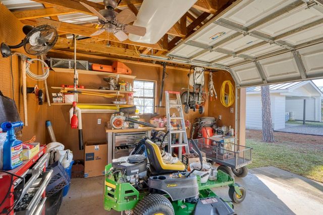 316 Skyline DR, Sunrise Beach, TX 78643