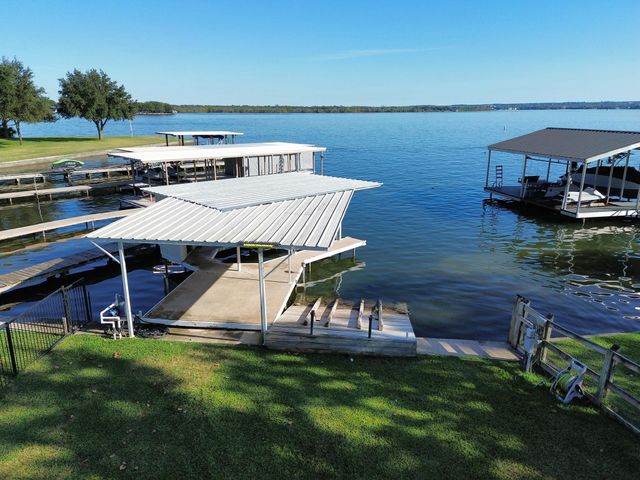 316 Skyline DR, Sunrise Beach, TX 78643