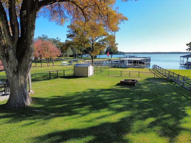 316 Skyline DR, Sunrise Beach, TX 78643