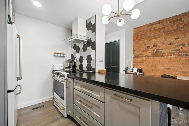 412 Liberty Hill, Cincinnati, OH 45202