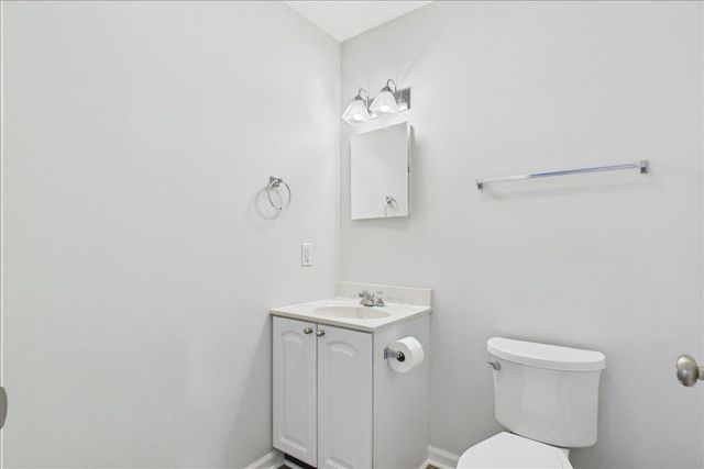 37 Glen Ave 15, Chelmsford, MA 01821