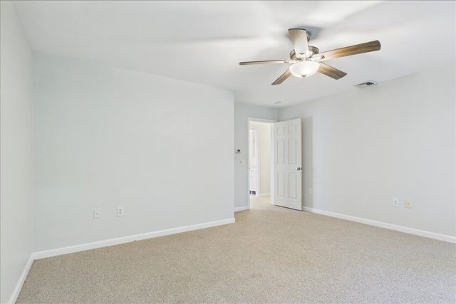 37 Glen Ave 15, Chelmsford, MA 01821