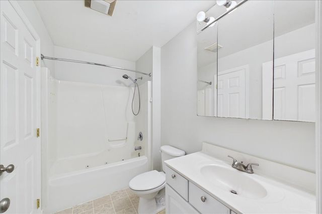 37 Glen Ave 15, Chelmsford, MA 01821