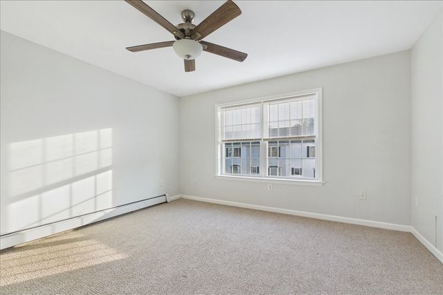 37 Glen Ave 15, Chelmsford, MA 01821