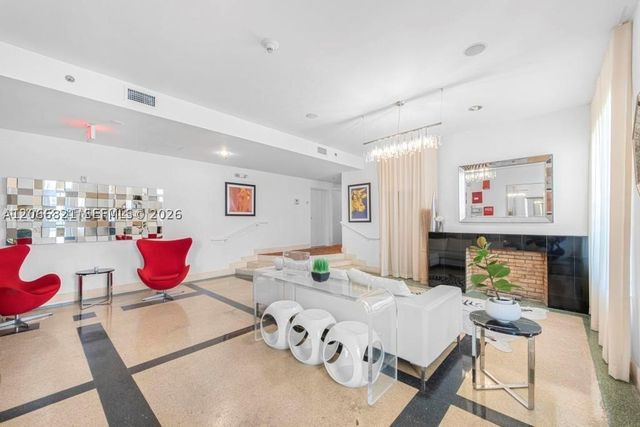 1300 Pennsylvania Ave 104, Miami Beach, FL 33139