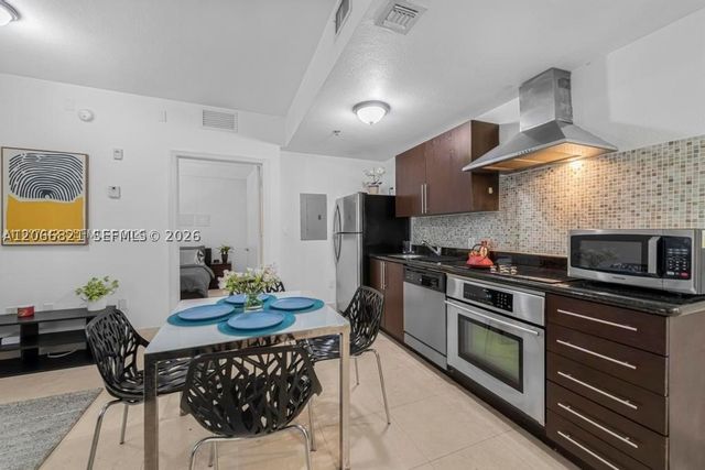 1300 Pennsylvania Ave 104, Miami Beach, FL 33139