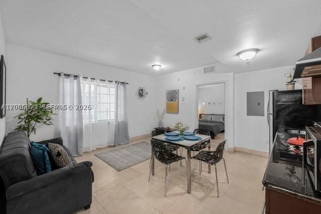 1300 Pennsylvania Ave 104, Miami Beach, FL 33139