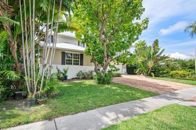 2310 Bayview Ln, North Miami, FL 33181