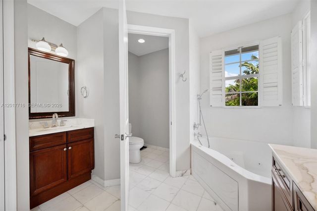 2310 Bayview Ln, North Miami, FL 33181
