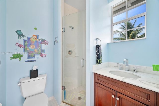 2310 Bayview Ln, North Miami, FL 33181