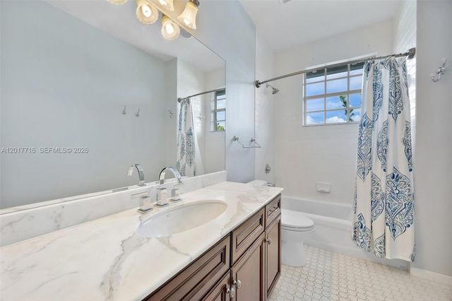 2310 Bayview Ln, North Miami, FL 33181