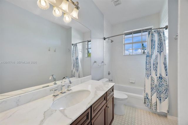 2310 Bayview Ln, North Miami, FL 33181