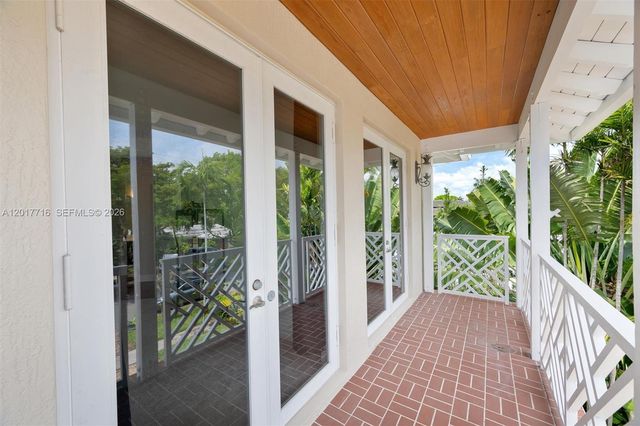 2310 Bayview Ln, North Miami, FL 33181