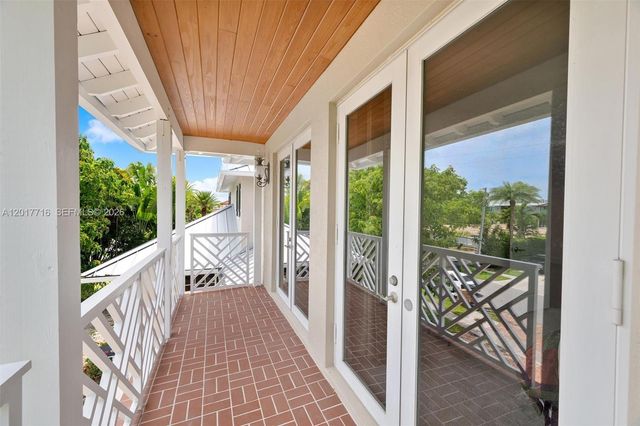 2310 Bayview Ln, North Miami, FL 33181