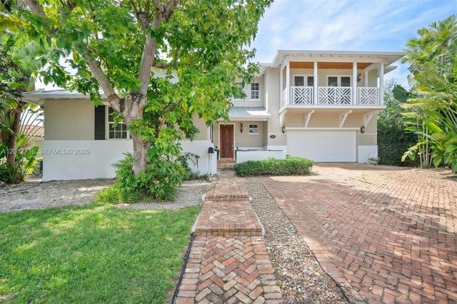 2310 Bayview Ln, North Miami, FL 33181