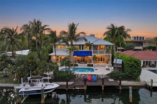 2310 Bayview Ln, North Miami, FL 33181