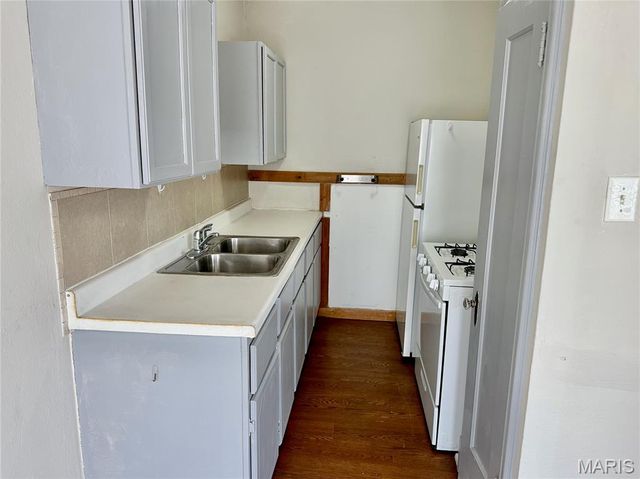 5001 S Grand Boulevard, St Louis, MO 63111