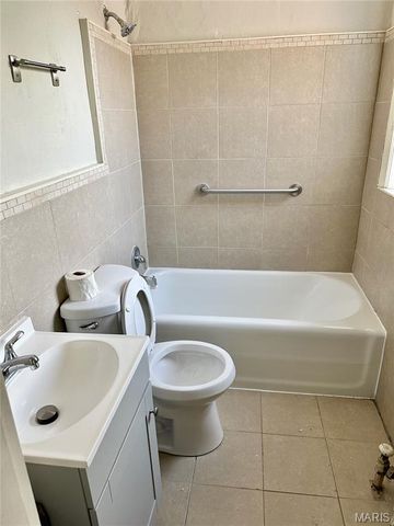5001 S Grand Boulevard, St Louis, MO 63111