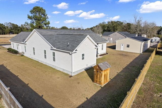 121 Edisto Dane Lane, Ridgeville, SC 29472