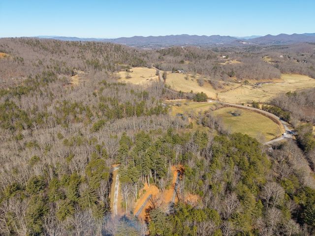 77 Big Pine Hill, Blairsville, GA 30512