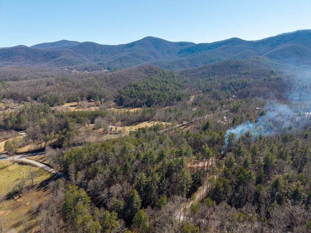 77 Big Pine Hill, Blairsville, GA 30512