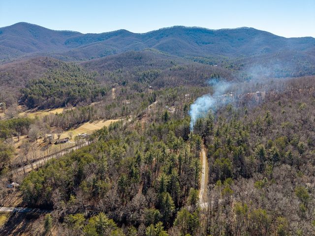 77 Big Pine Hill, Blairsville, GA 30512