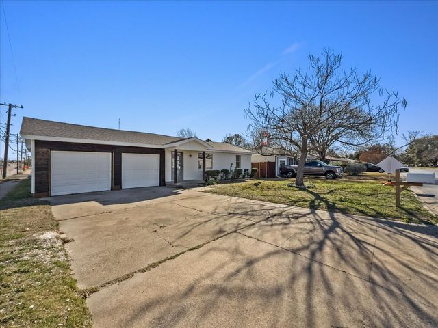 1236 Harrison Lane, Hurst, TX 76053