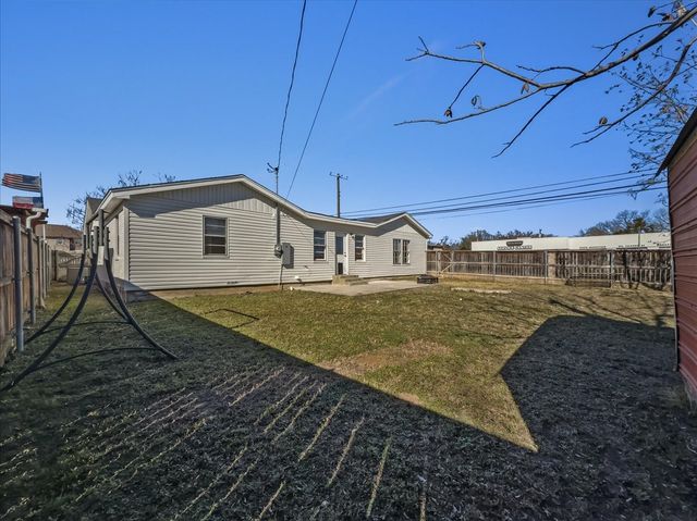 1236 Harrison Lane, Hurst, TX 76053