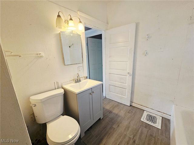 14615 Westropp Avenue, Cleveland, OH 44110