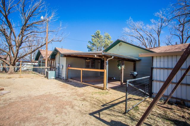 312 Avenue D, Olton, TX 79064