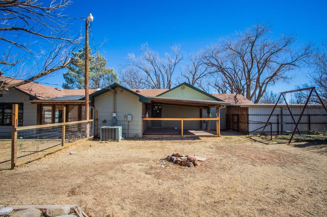 312 Avenue D, Olton, TX 79064