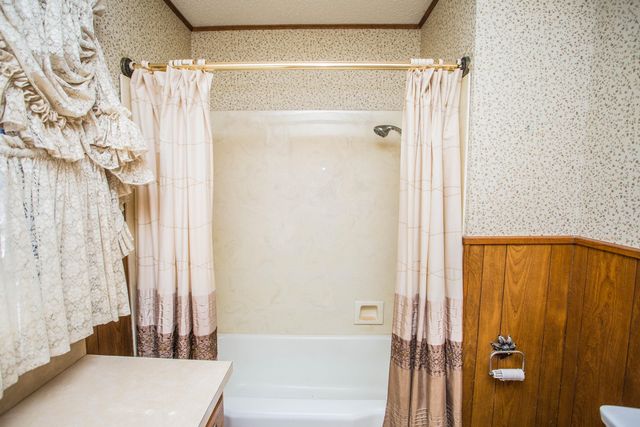 312 Avenue D, Olton, TX 79064