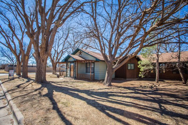 312 Avenue D, Olton, TX 79064