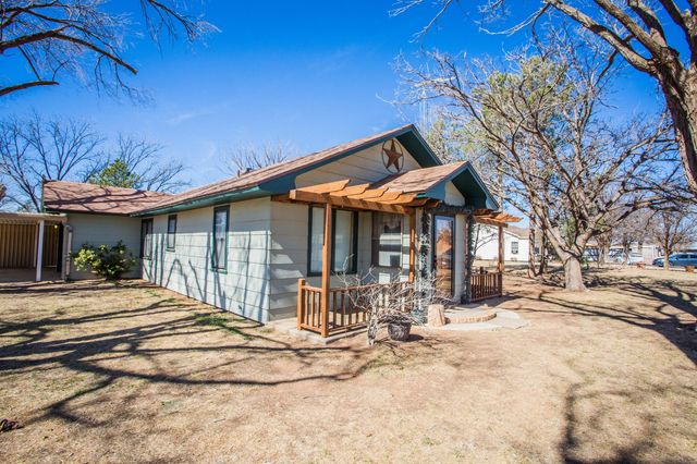 312 Avenue D, Olton, TX 79064