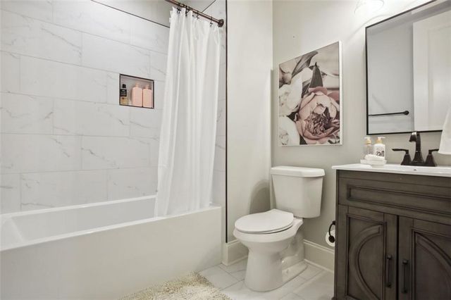 525 FOREST HILLS Drive, Atlanta, GA 30342